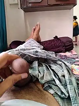 AUNTY1984 online show from 09.24.25