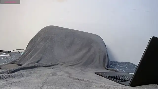 robin model online show from 10.23.25