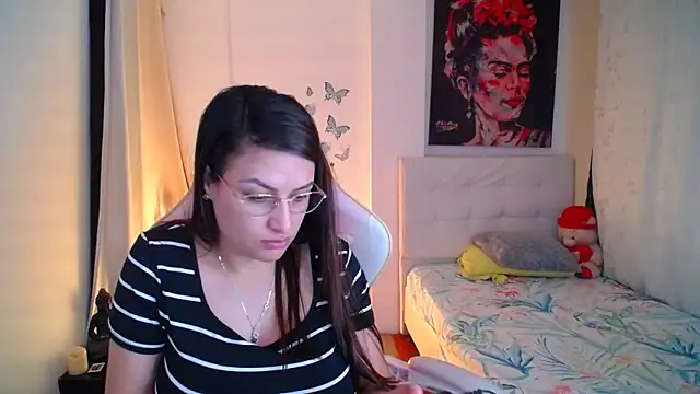 esmeraldaa230 online show from 01.25.25