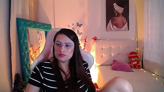 esmeraldaa230 online show from 02.27.25