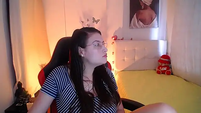 esmeraldaa230 online show from 03.13.25