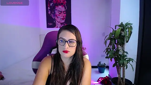 esmeraldaa230 online show from 11.14.25