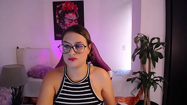 esmeraldaa230 online show from 02.18.26