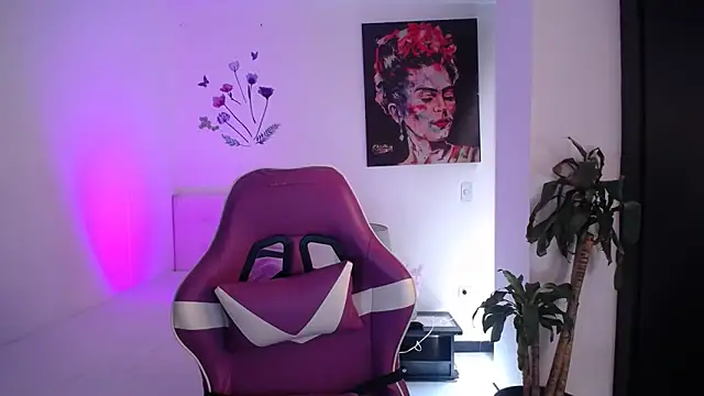 esmeraldaa230 online show from 03.31.26