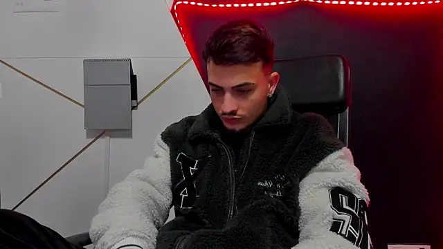 Snapshot of BrandonTate chatting on 02.06.26 BrandonTate online show from 02.06.26