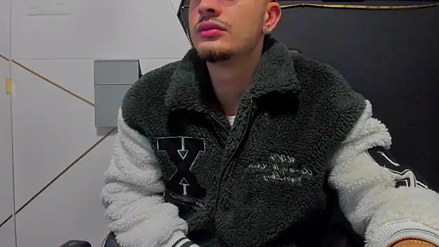 Snapshot of BrandonTate chatting on 02.07.26 BrandonTate online show from 02.07.26