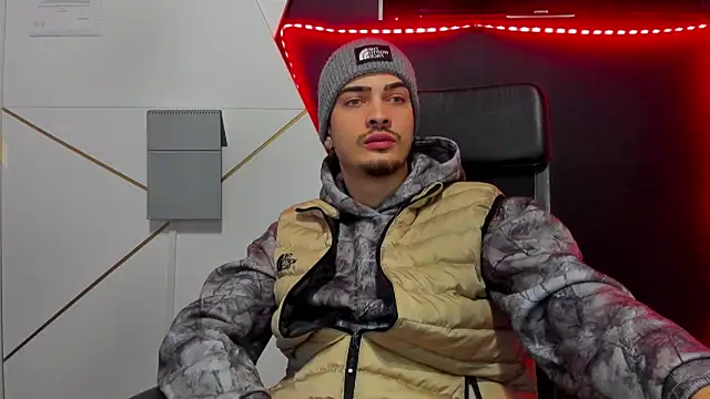 Snapshot of BrandonTate chatting on 02.10.26 BrandonTate online show from 02.10.26