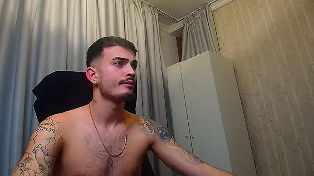 Snapshot of BrandonTate chatting on 02.14.26 BrandonTate online show from 02.14.26