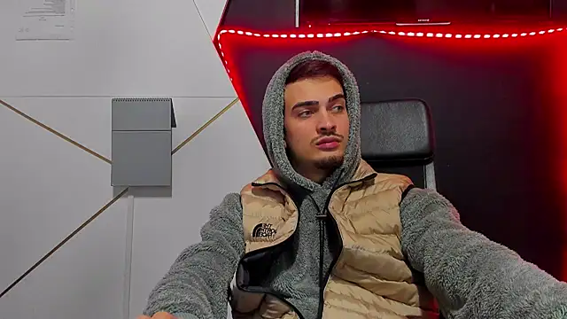 Snapshot of BrandonTate chatting on 02.15.26 BrandonTate online show from 02.15.26