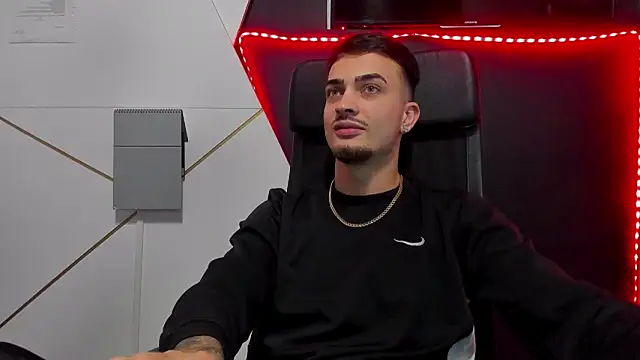 Snapshot of BrandonTate chatting on 02.26.26 BrandonTate online show from 02.26.26