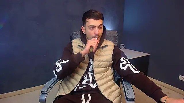 Snapshot of BrandonTate chatting on 03.02.26 BrandonTate online show from 03.02.26