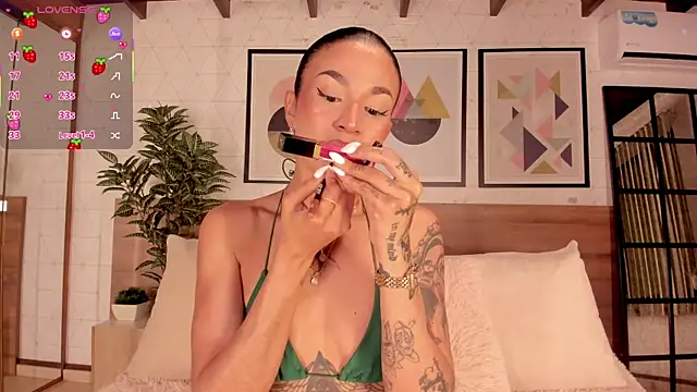 LunaRuso online show from 02.19.26