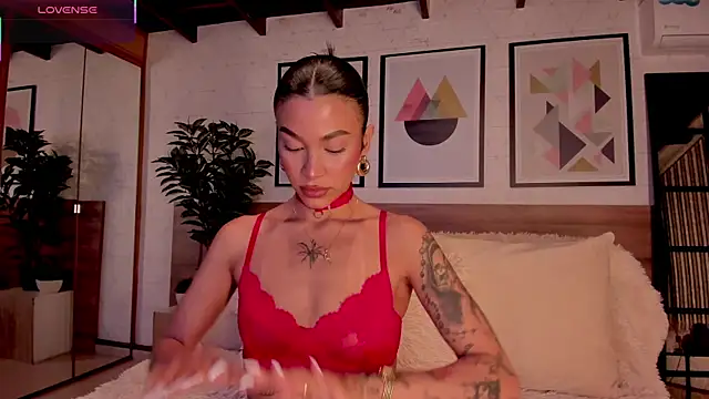 LunaRuso online show from 06.06.26