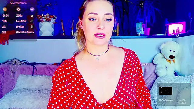 Snapshot of _JuliaSpace_ chatting on 05.29.26 JuliaSpace online show from 05.29.26