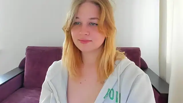Snapshot of AlicePopsy chatting on 06.02.26 AlicePopsy online show from 06.02.26