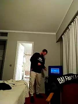 Snapshot of Antonio_Vatooo chatting on 01.15.25 Antonio Vatooo online show from 01.15.25