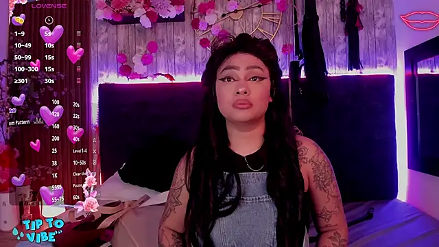 Neko Misaki online show from 11.27.25