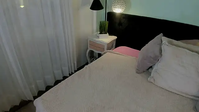 EvaaStevens online show from 09.19.25