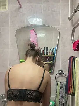 Snapshot of AlisaKissss chatting on 01.21.25 AlisaKissss online show from 01.21.25