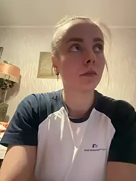 Snapshot of AlisaKissss chatting on 03.22.25 AlisaKissss online show from 03.22.25