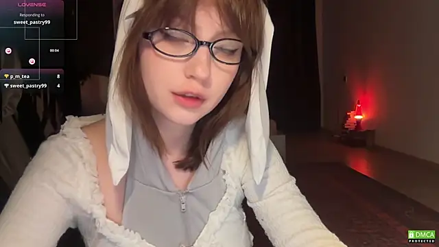 Snapshot of electric_babe chatting on 07.03.26 electric babe online show from 07.03.26