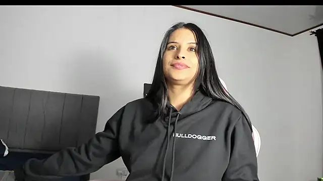 Snapshot of _elektrah chatting on 12.28.24  elektrah online show from 12.28.24