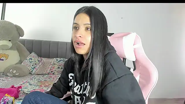 Snapshot of _elektrah chatting on 03.21.25  elektrah online show from 03.21.25