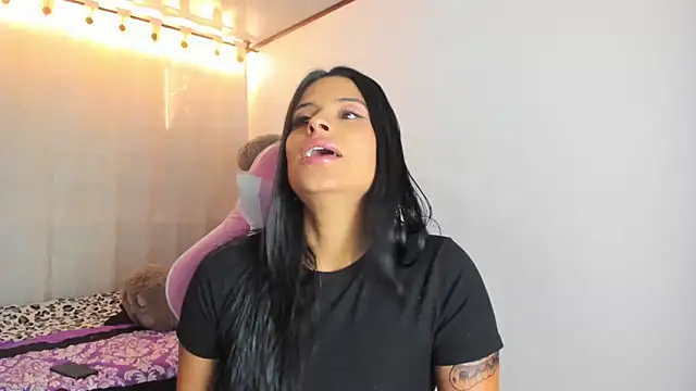 Snapshot of _elektrah chatting on 09.12.25  elektrah online show from 09.12.25