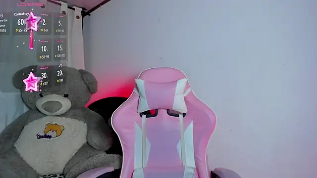 Snapshot of _elektrah chatting on 10.28.25  elektrah online show from 10.28.25