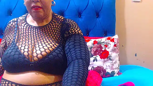 ebonycandy10 online show from 11.25.25