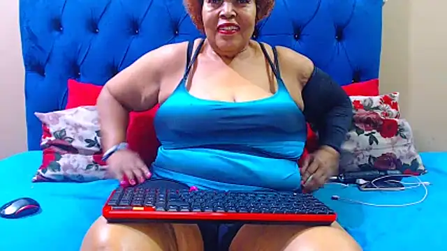 Snapshot of ebonycandy10 chatting on 05.06.26 ebonycandy10 online show from 05.06.26