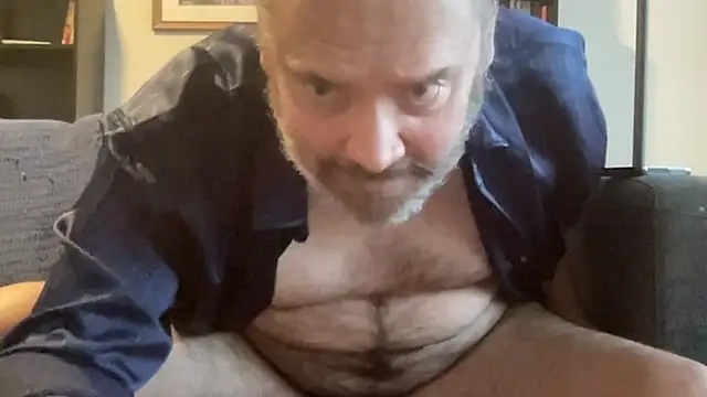 Snapshot of DaddyBob55@xh chatting on 10.19.25 DaddyBob55xh online show from 10.19.25