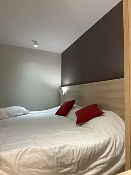 streetdoll online show from 09.26.25