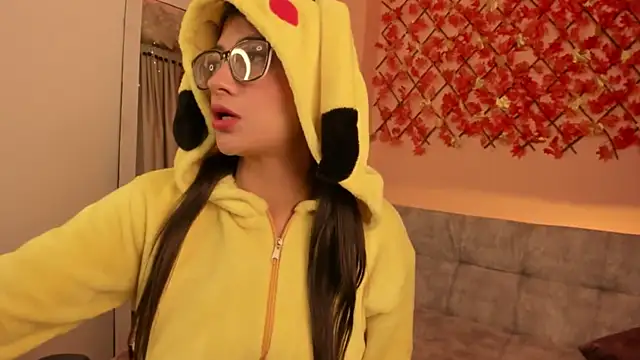 Snapshot of Sweet_Candies chatting on 02.18.25 Sweet Candies online show from 02.18.25