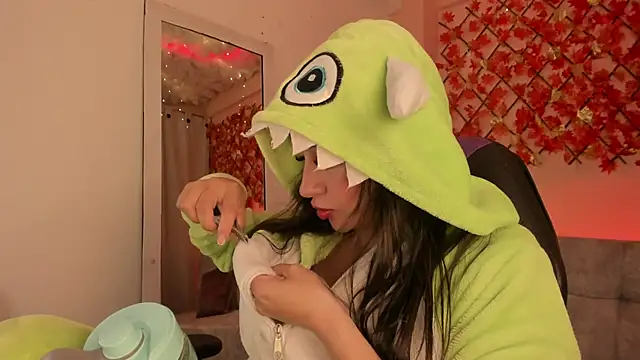 Snapshot of Sweet_Candies chatting on 03.01.25 Sweet Candies online show from 03.01.25