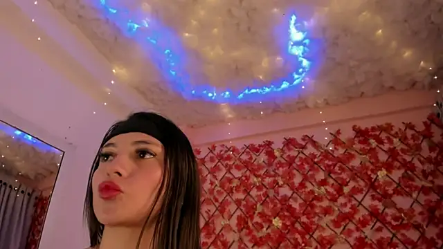 Snapshot of Sweet_Candies chatting on 03.03.25 Sweet Candies online show from 03.03.25