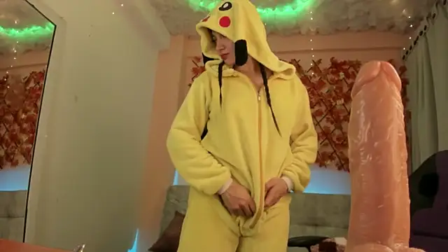 Snapshot of Sweet_Candies chatting on 03.08.25 Sweet Candies online show from 03.08.25