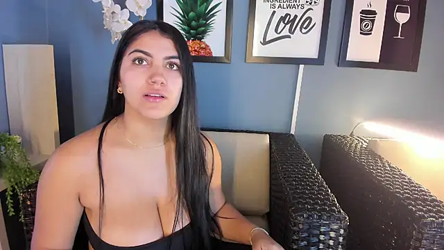 PaulinaDuarte online show from 10.07.25