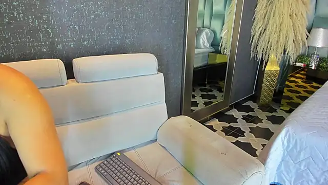 PaulinaDuarte online show from 11.14.25