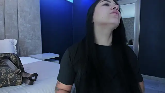 Snapshot of PaulinaDuarte chatting on 04.11.26 PaulinaDuarte online show from 04.11.26