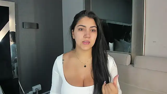 Snapshot of PaulinaDuarte chatting on 04.16.26 PaulinaDuarte online show from 04.16.26