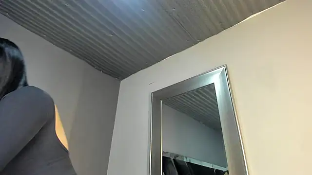 Snapshot of PaulinaDuarte chatting on 04.17.26 PaulinaDuarte online show from 04.17.26