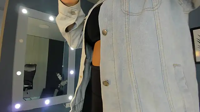 Snapshot of PaulinaDuarte chatting on 04.21.26 PaulinaDuarte online show from 04.21.26