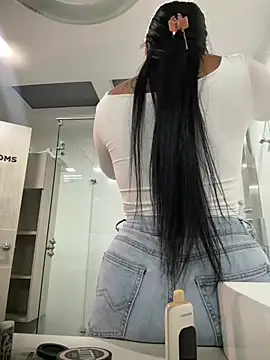 Snapshot of PaulinaDuarte chatting on 04.30.26 PaulinaDuarte online show from 04.30.26