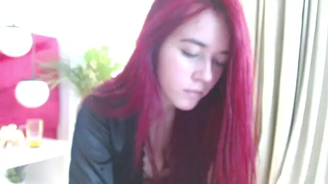 Snapshot of Sophie_ponce chatting on 06.17.26 Sophie ponce online show from 06.17.26