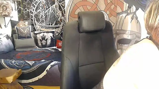 TittenMichelle online show from 12.16.25