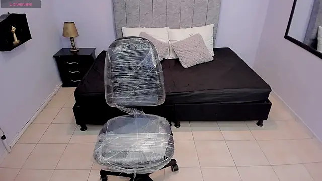 Lana stone  online show from 03.11.25