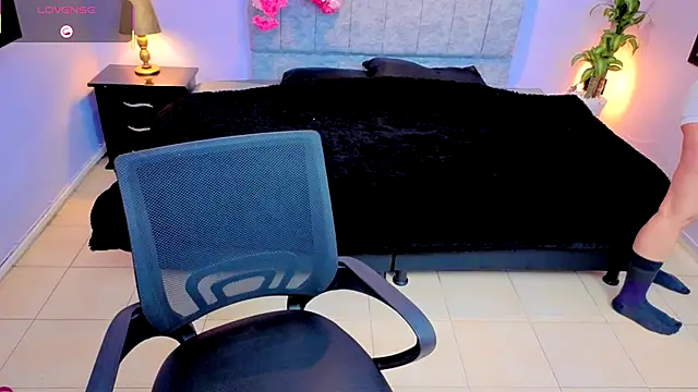 Lana stone  online show from 09.09.25