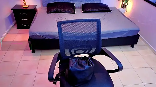 Lana stone  online show from 09.14.25