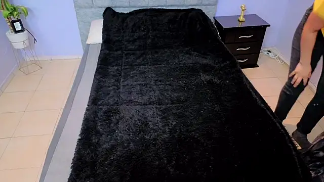 Lana stone  online show from 11.29.25